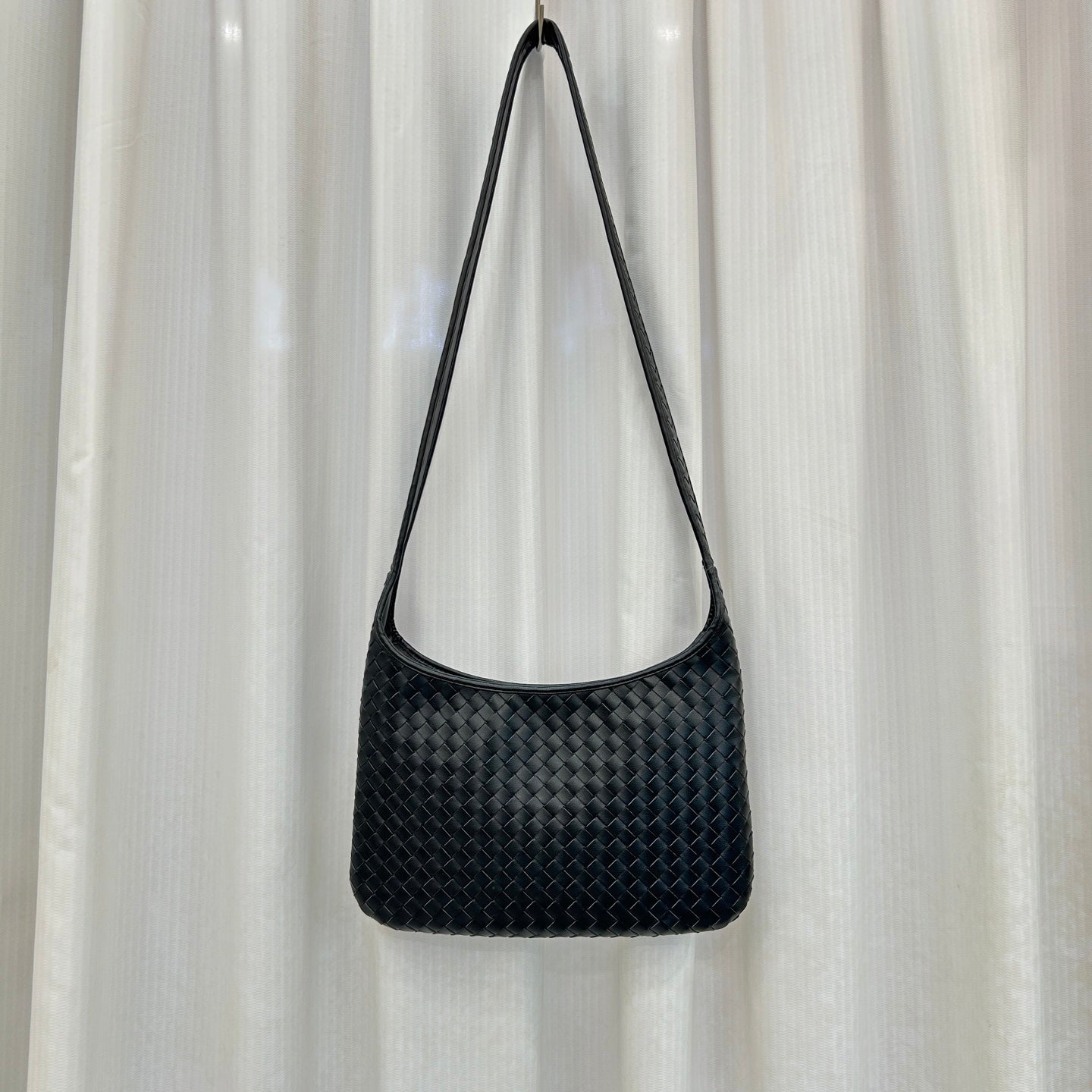 BV* 25SS Woven Crossbody Bag