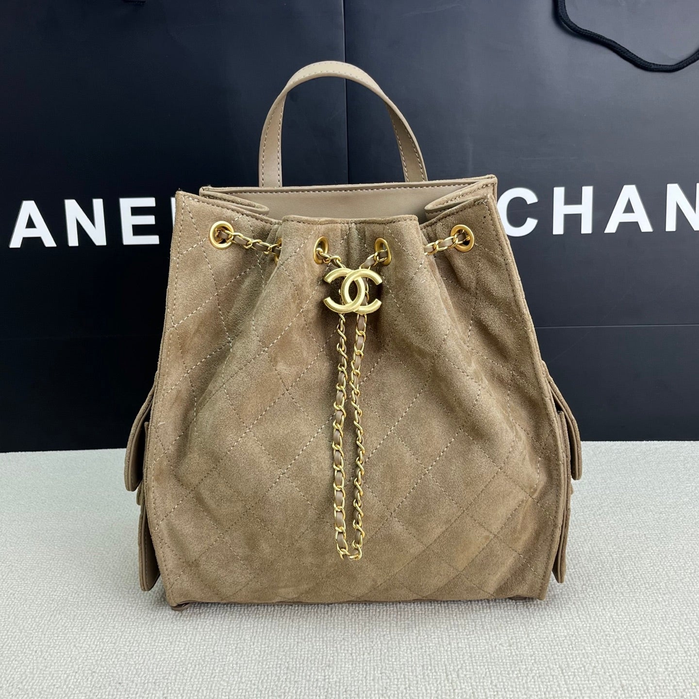 CHNA* 25SS Bucket Bag