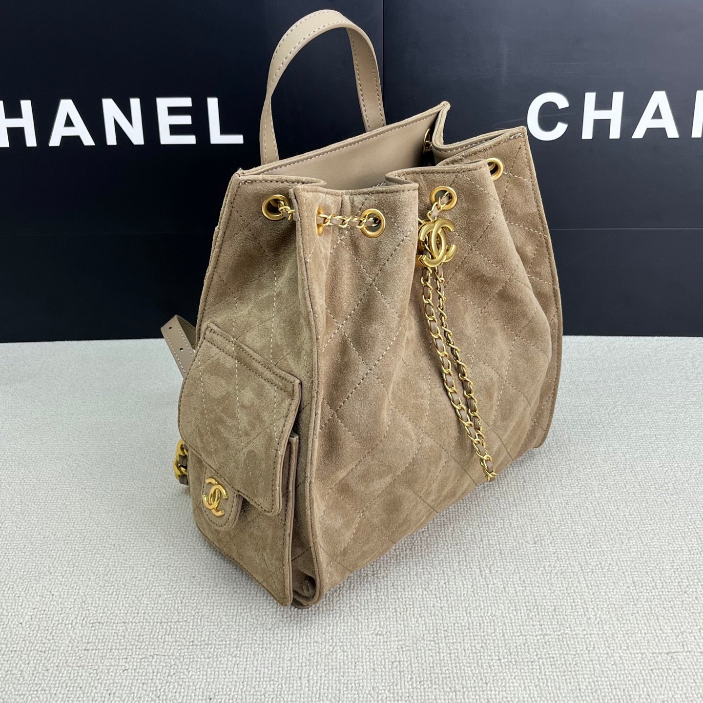 CHNA* 25SS Bucket Bag