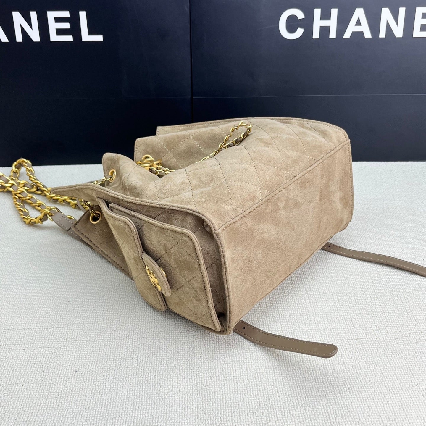 CHNA* 25SS Bucket Bag