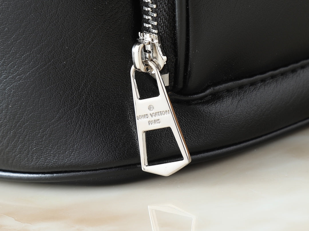 LOU* 25SS Bucket Bag