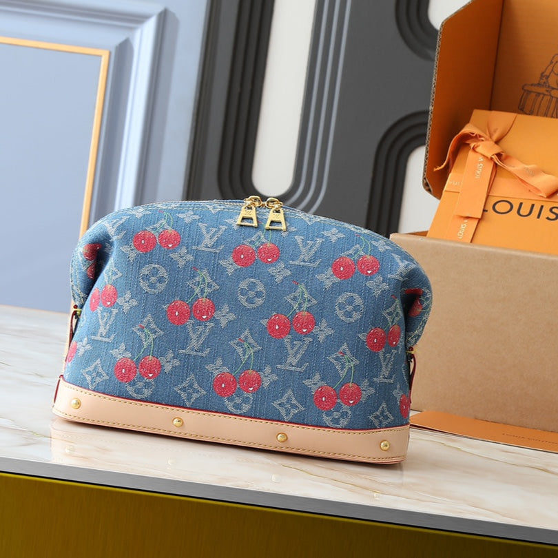 LOU* 25SS cherry cosmetic bag