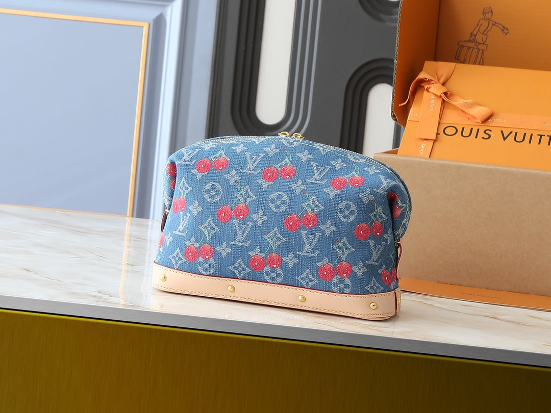 LOU* 25SS cherry cosmetic bag