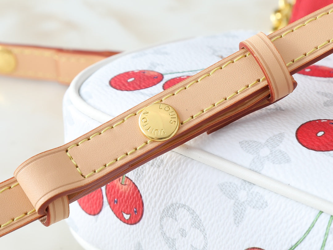 LOU* 25SS Cherry Chain Bag