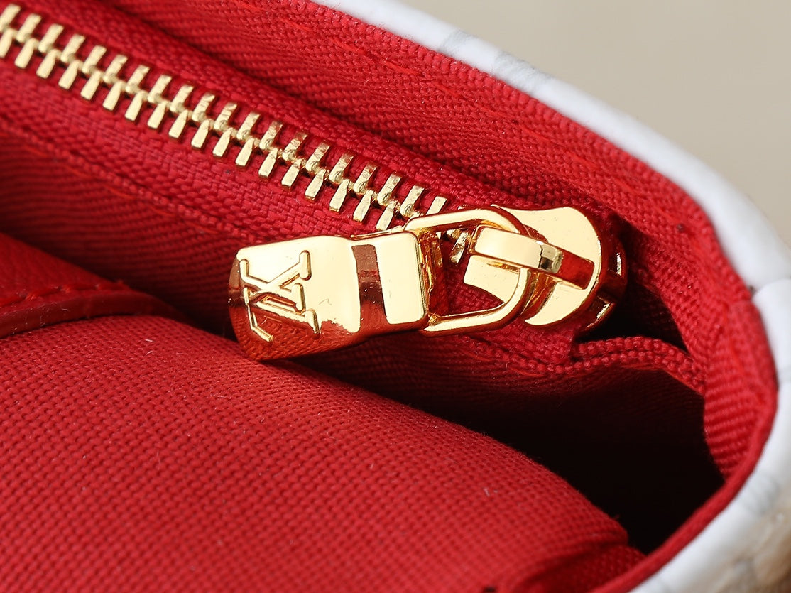 LOU* 25SS Cherry Chain Bag