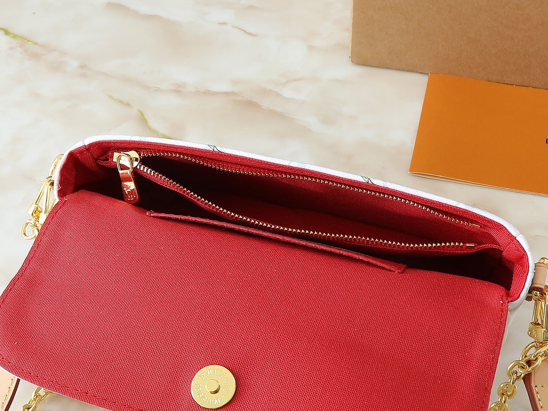 LOU* 25SS Cherry Chain Bag