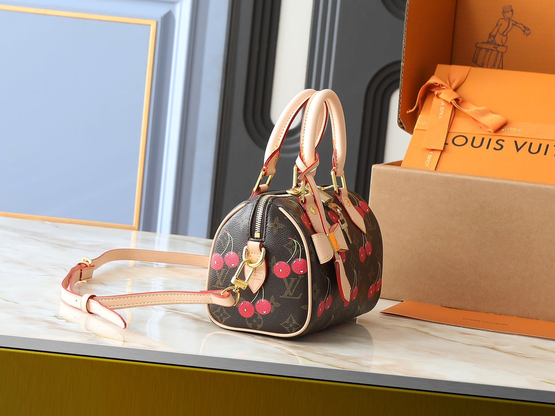 LOU* 25SS Cherry Graffiti Tote