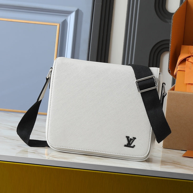 LOU* 25SS Messenger Bag