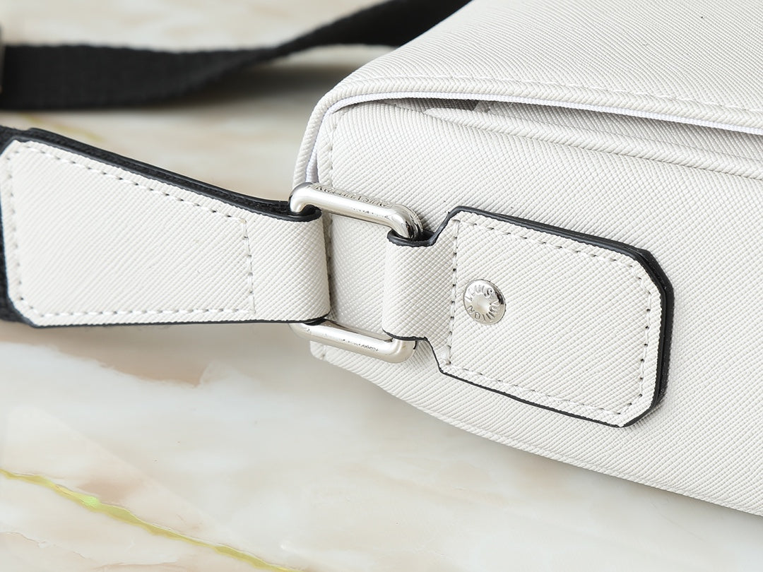 LOU* 25SS Messenger Bag