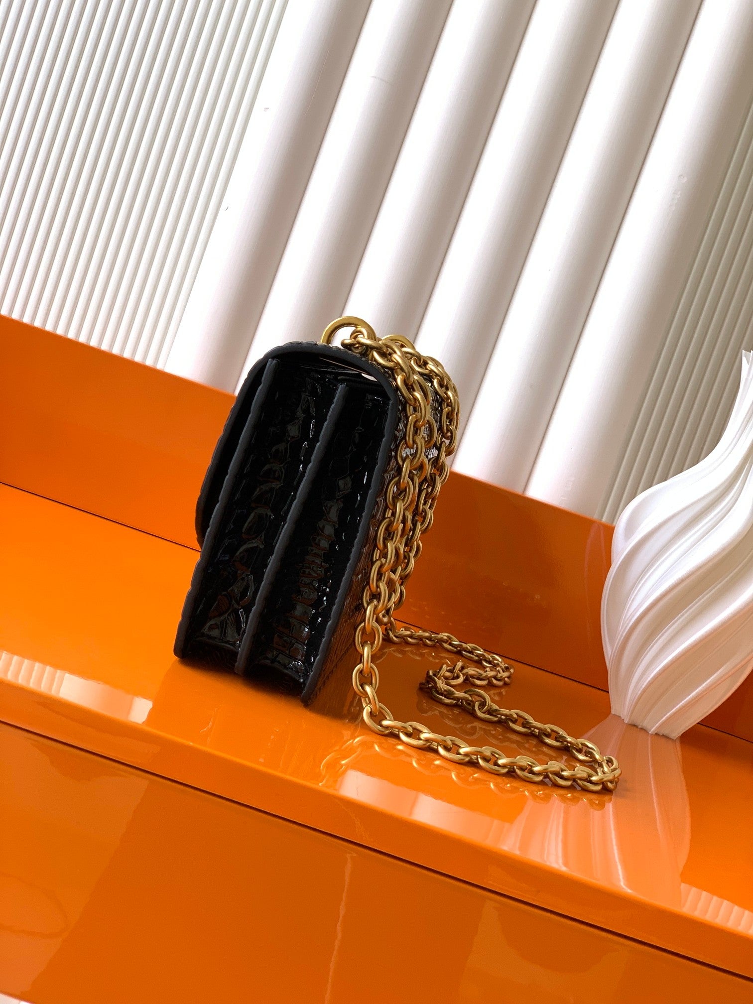 Valent* 25SS stone pattern handbag