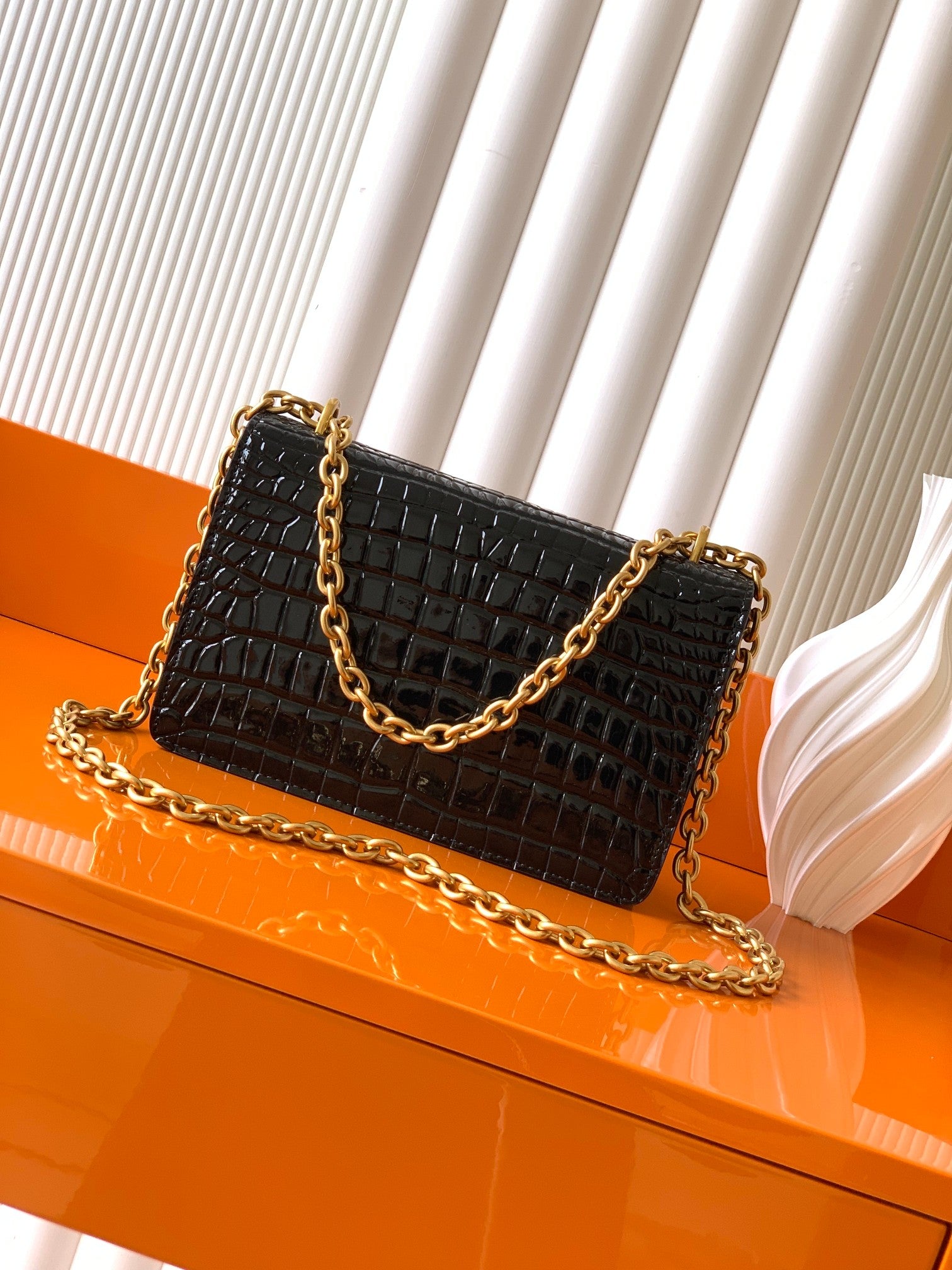 Valent* 25SS stone pattern handbag