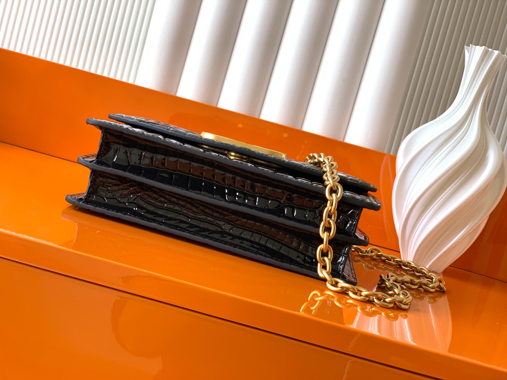 Valent* 25SS stone pattern handbag