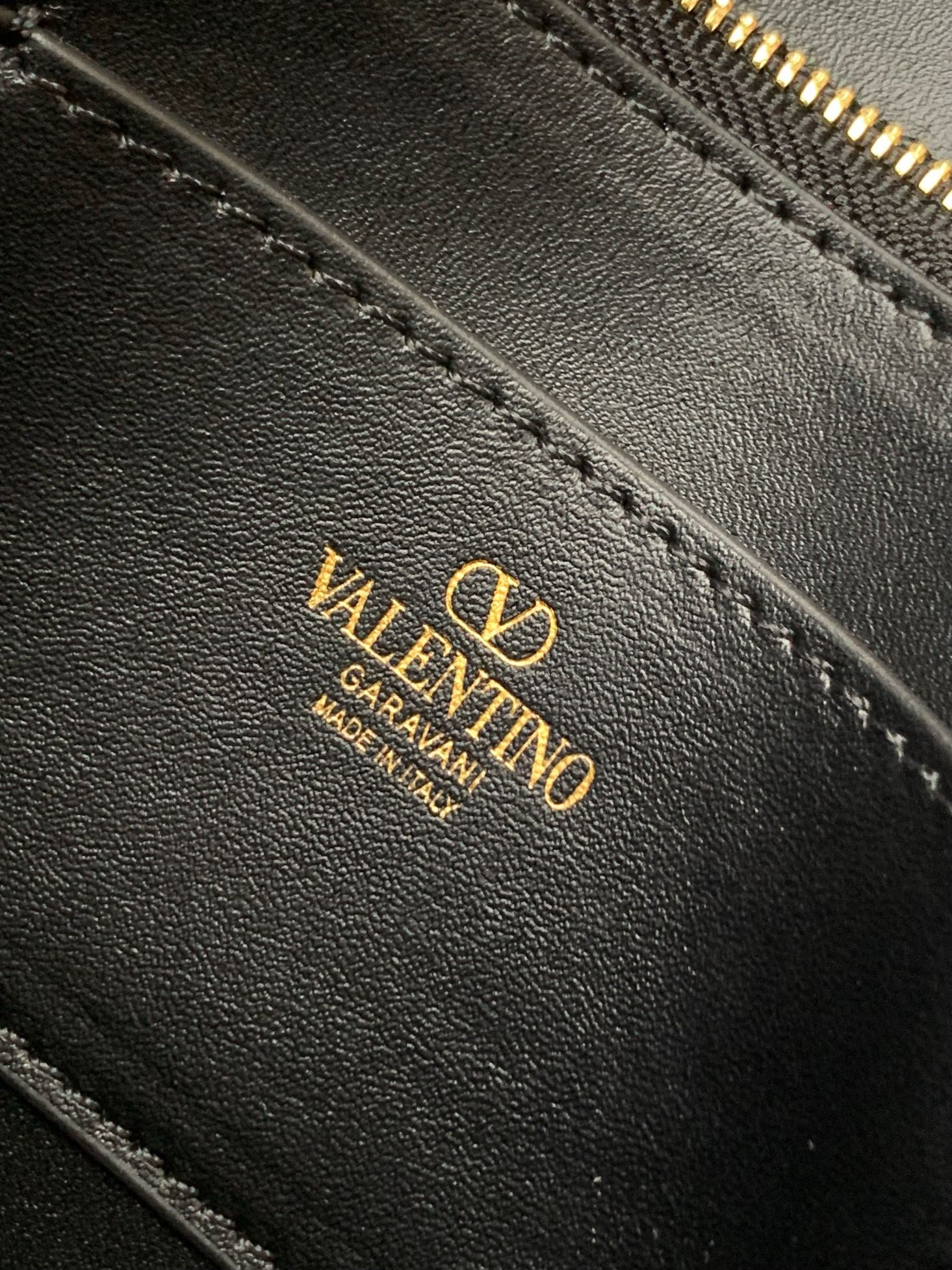 Valent* 25SS stone pattern handbag