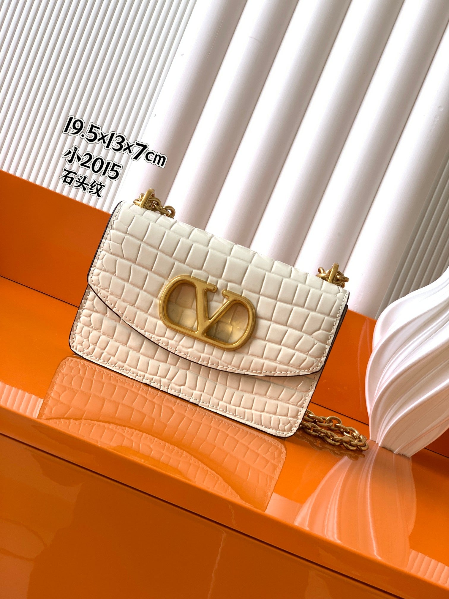 Valent* 25SS stone pattern handbag