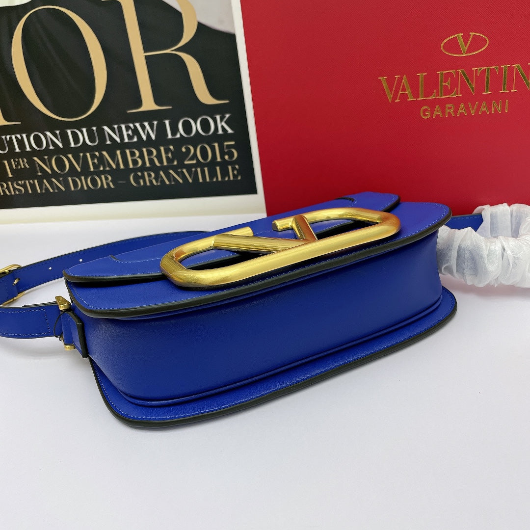 Valent*Large Metal Logo Bag