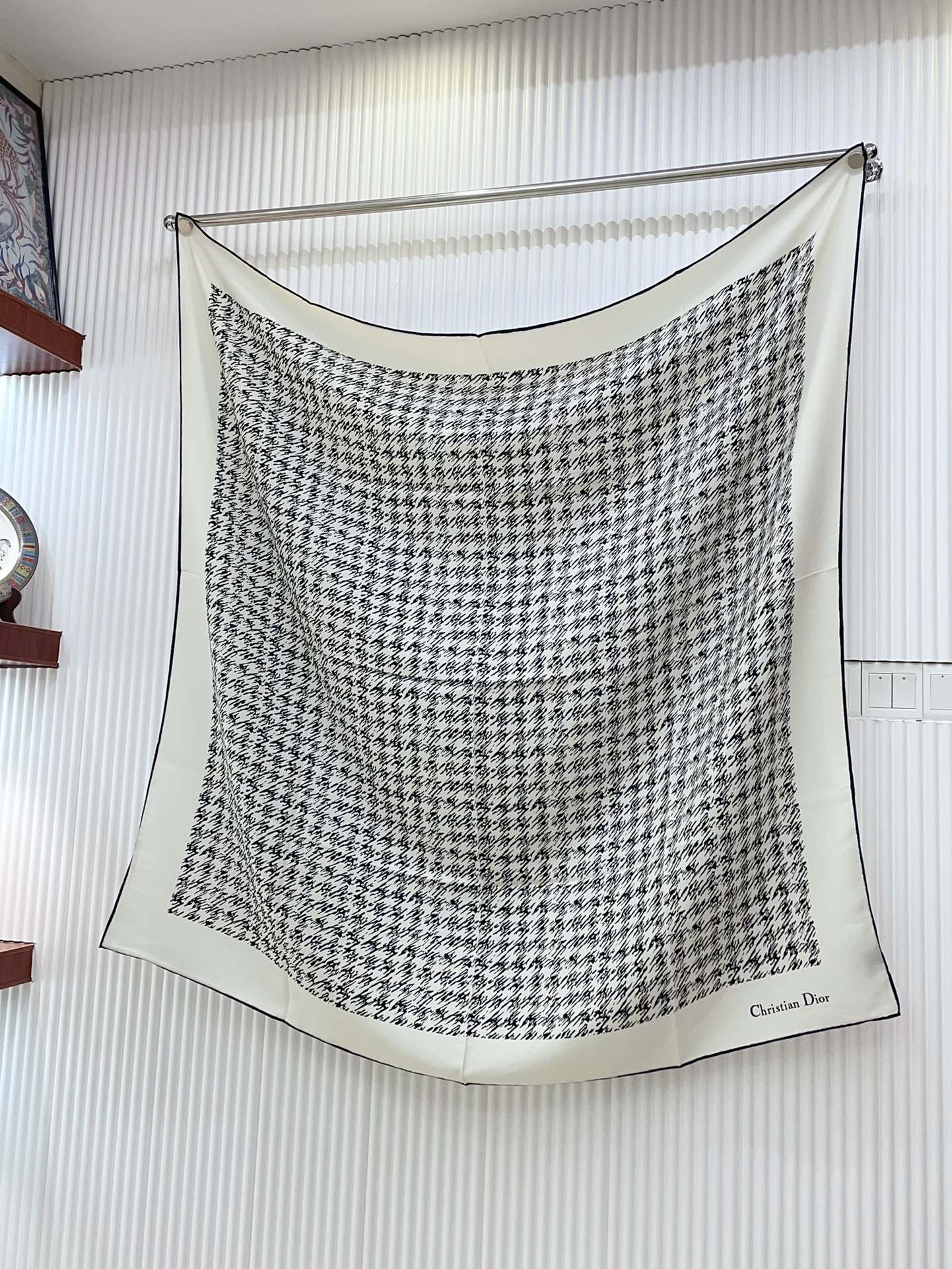 DIO* 25SS houndstooth square scarf
