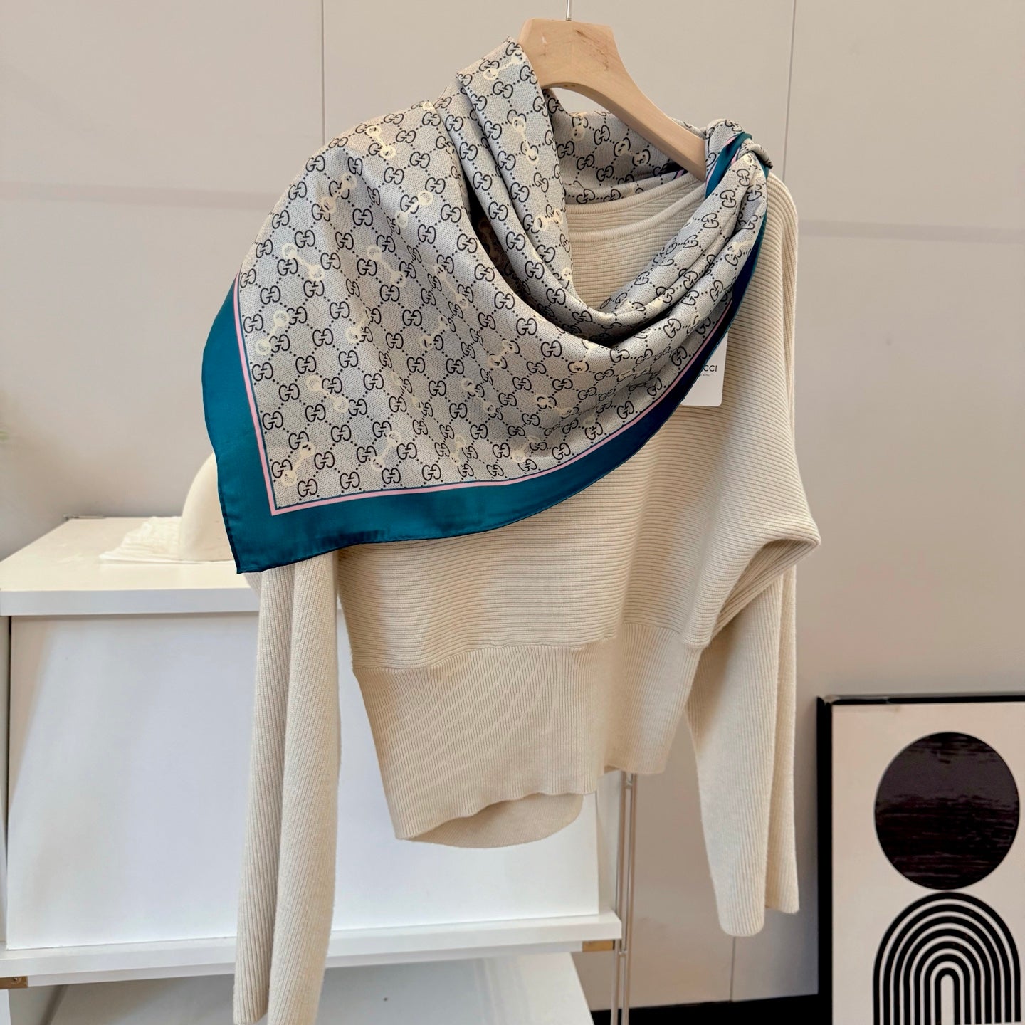 GUC* 25SS square scarf