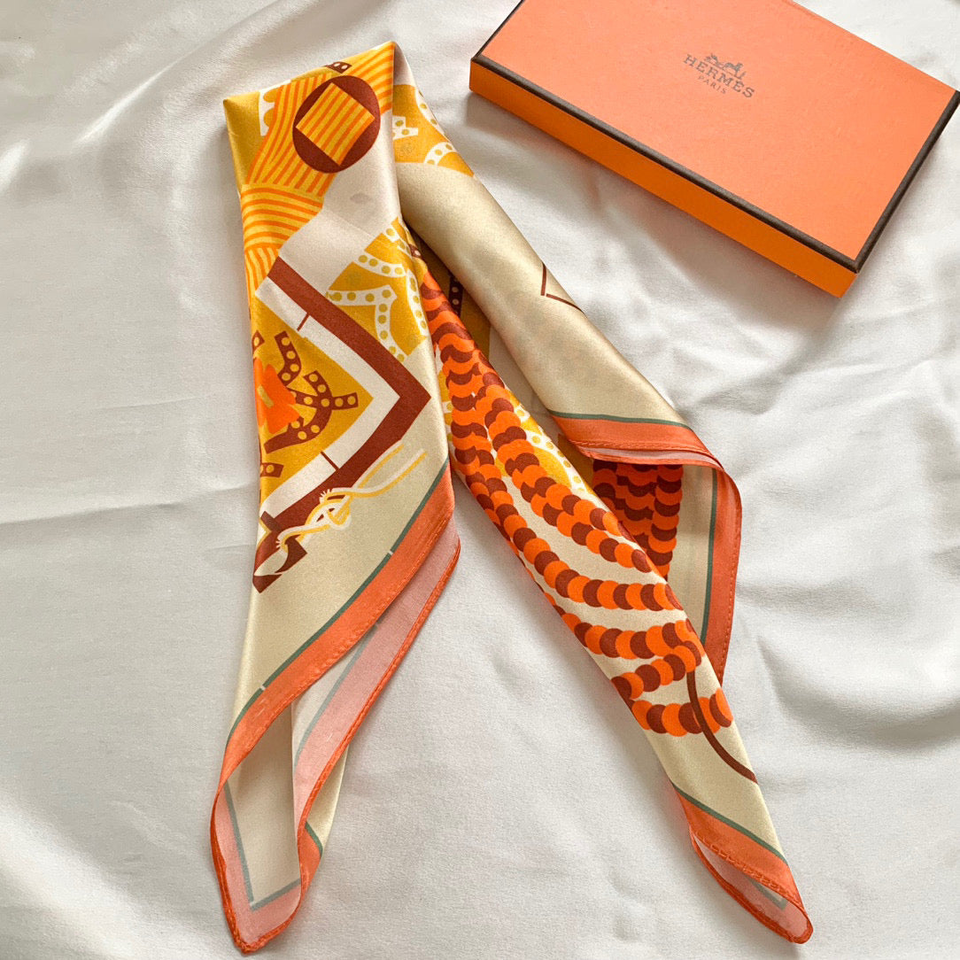 Herm* 25SS square scarf