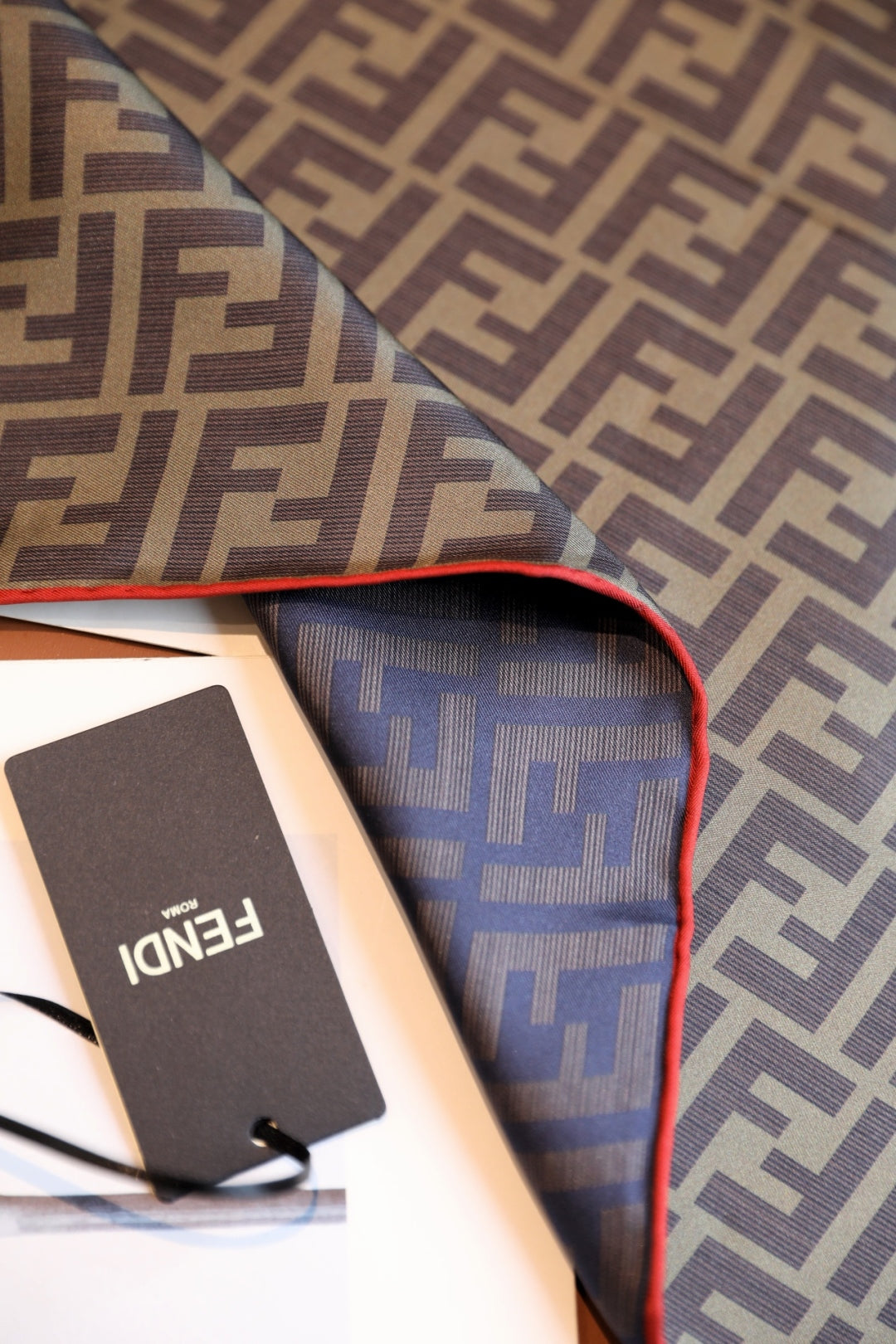 Fendi* 25SS square scarf