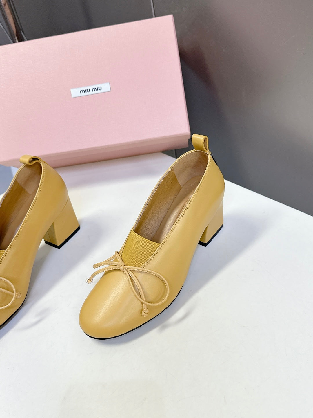 MIU* 25SS Chunky Heel Fashion Shoes VIP