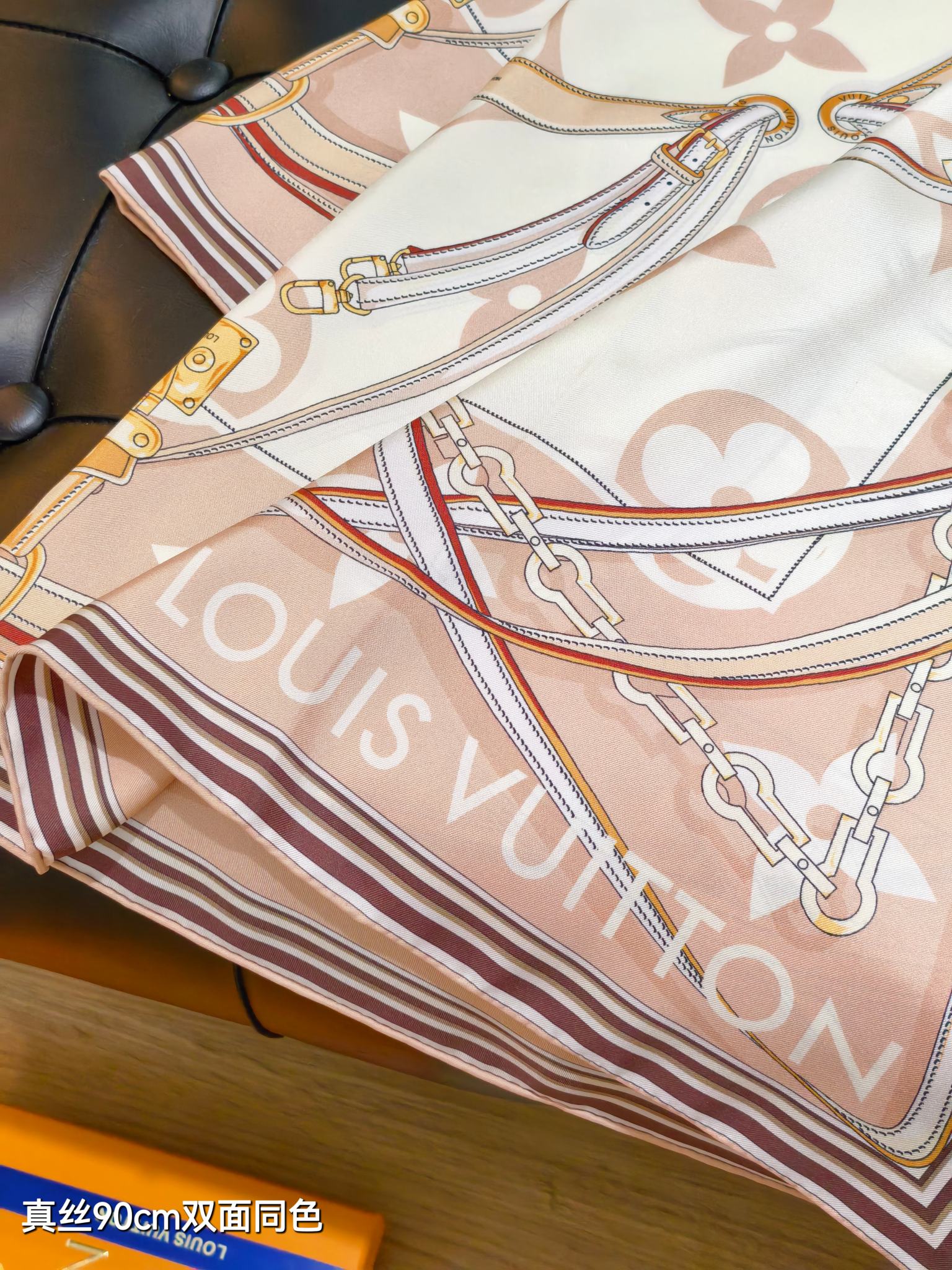 LV* 25SS 100% silk square scarf