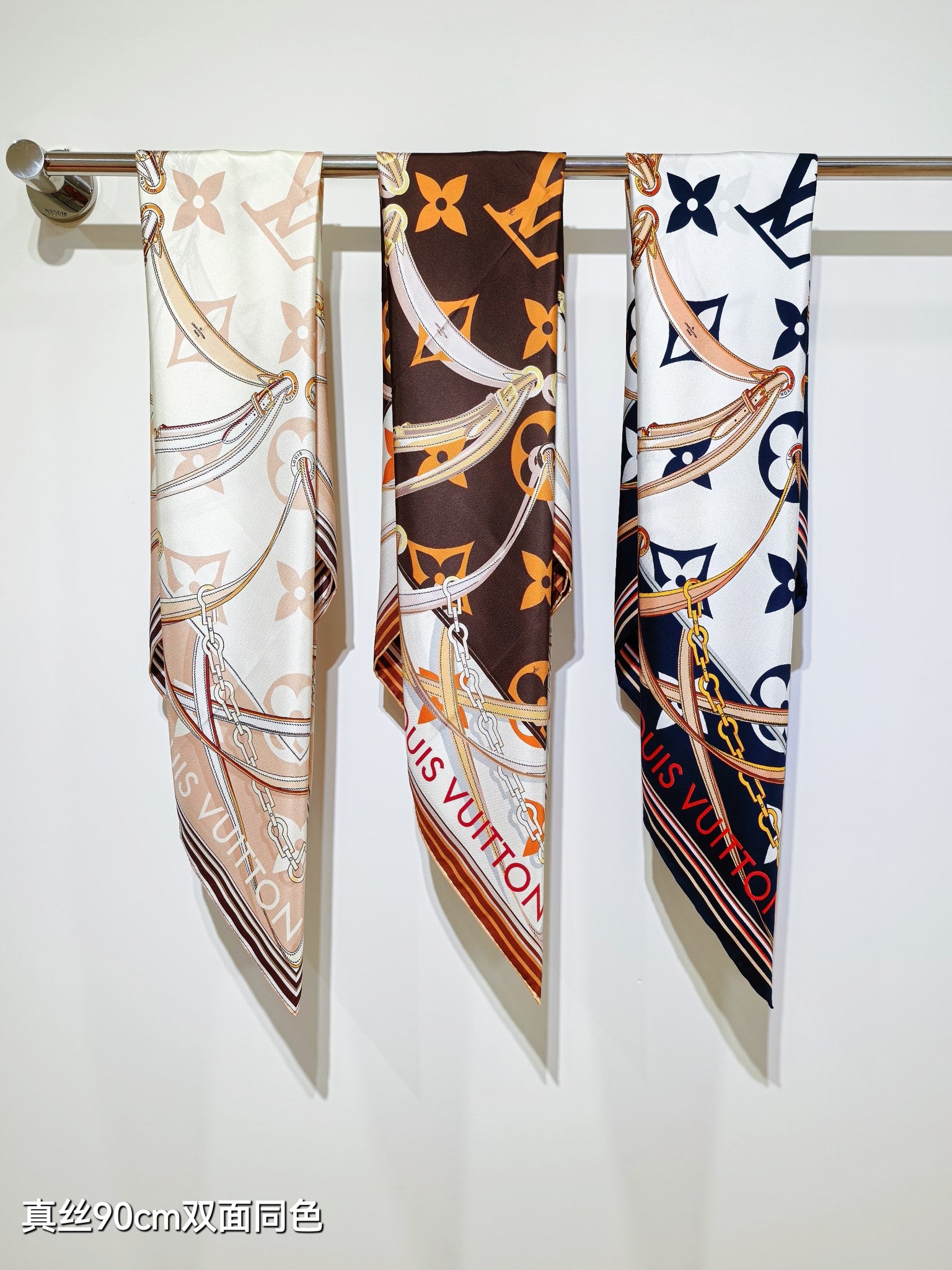 LV* 25SS 100% silk square scarf