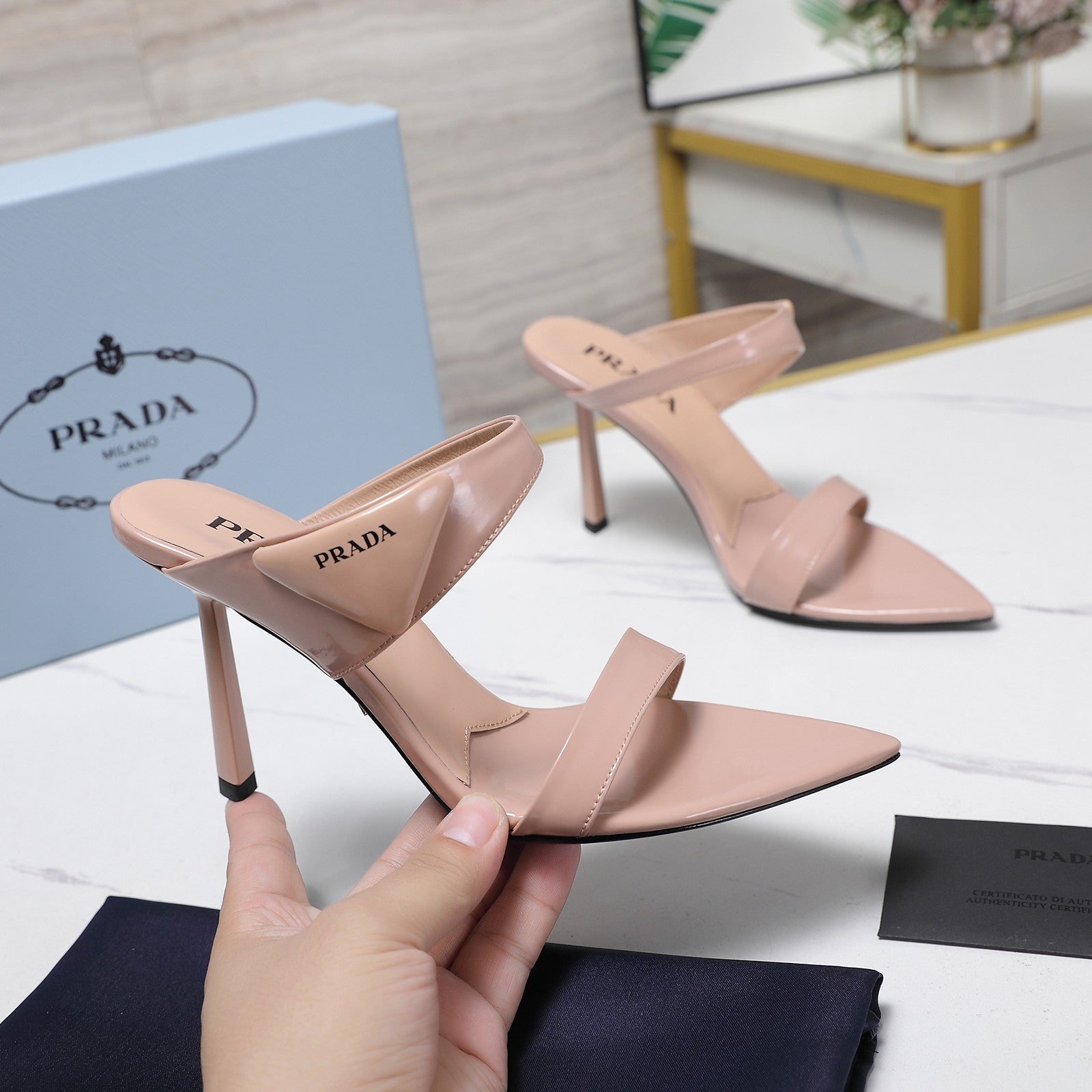 PRA* 25SS Pointed Toe Pumps VIP