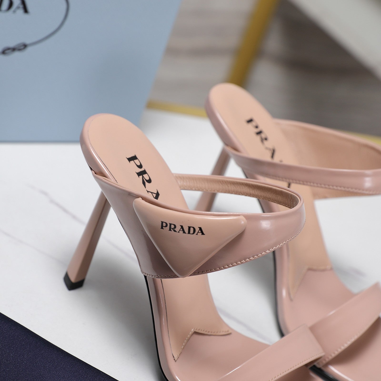 PRA* 25SS Pointed Toe Pumps VIP