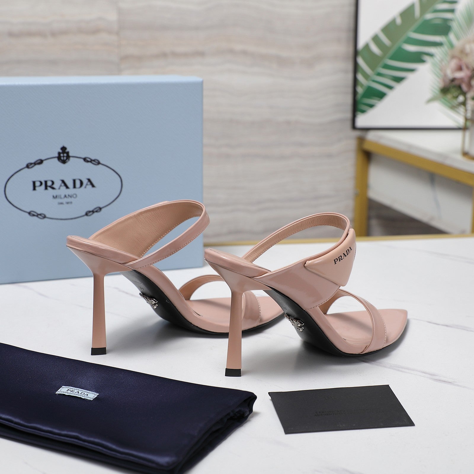 PRA* 25SS Pointed Toe Pumps VIP