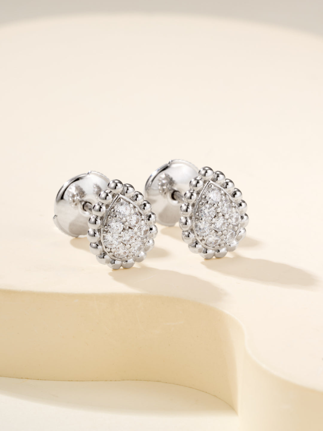 Boucheron 25SS teardrop diamond earrings