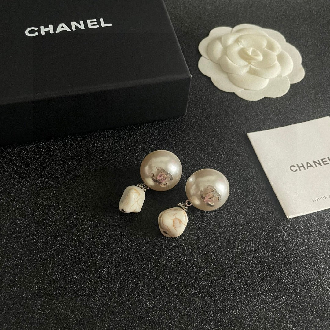 CHAN* 25SS earrings
