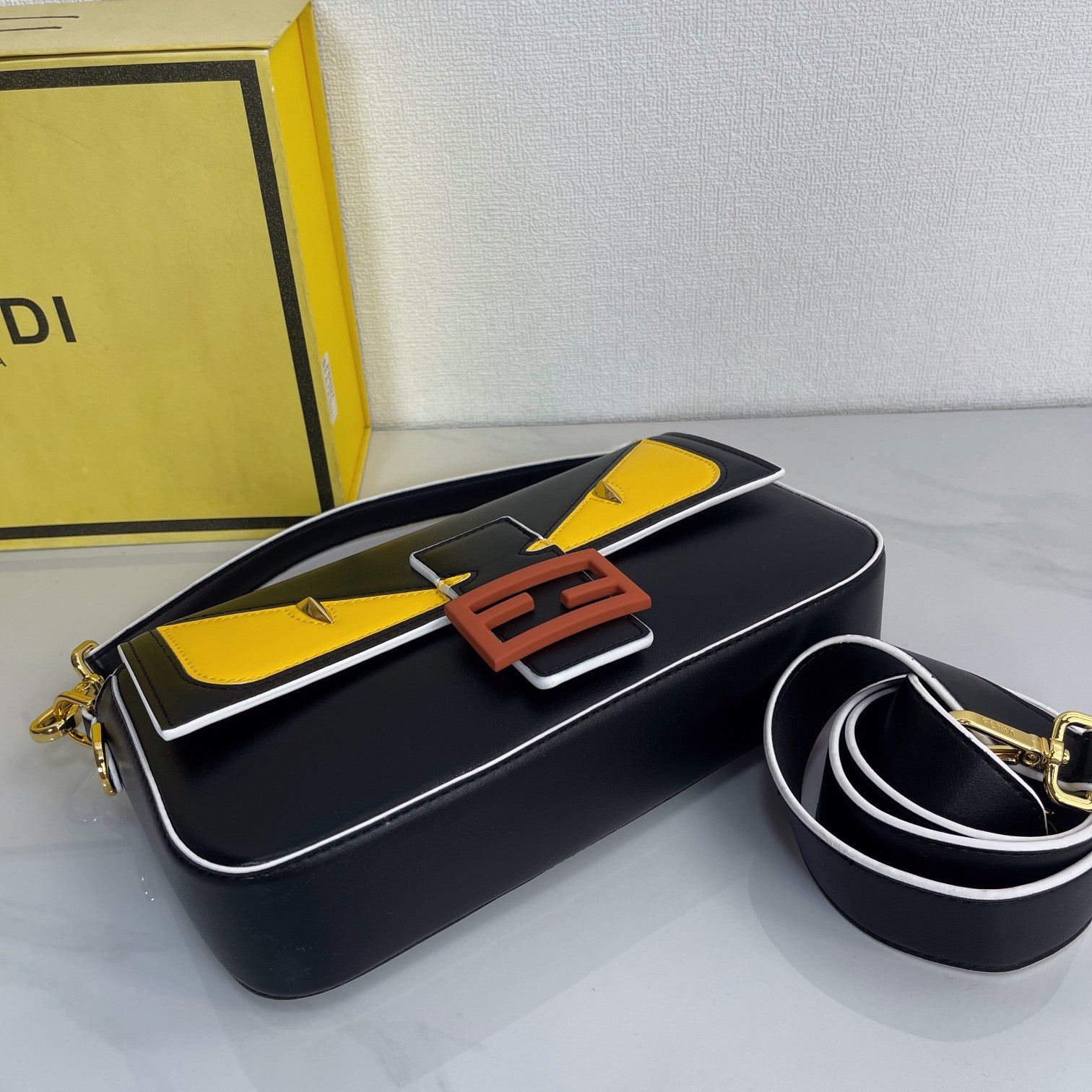 FEN* 25SS Baguette Bag