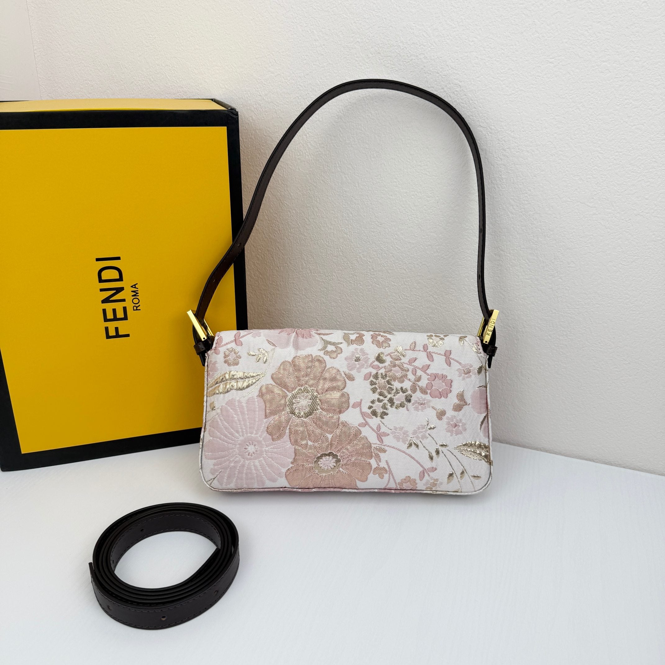 FEN* 25SS lace embroidery baguette bag