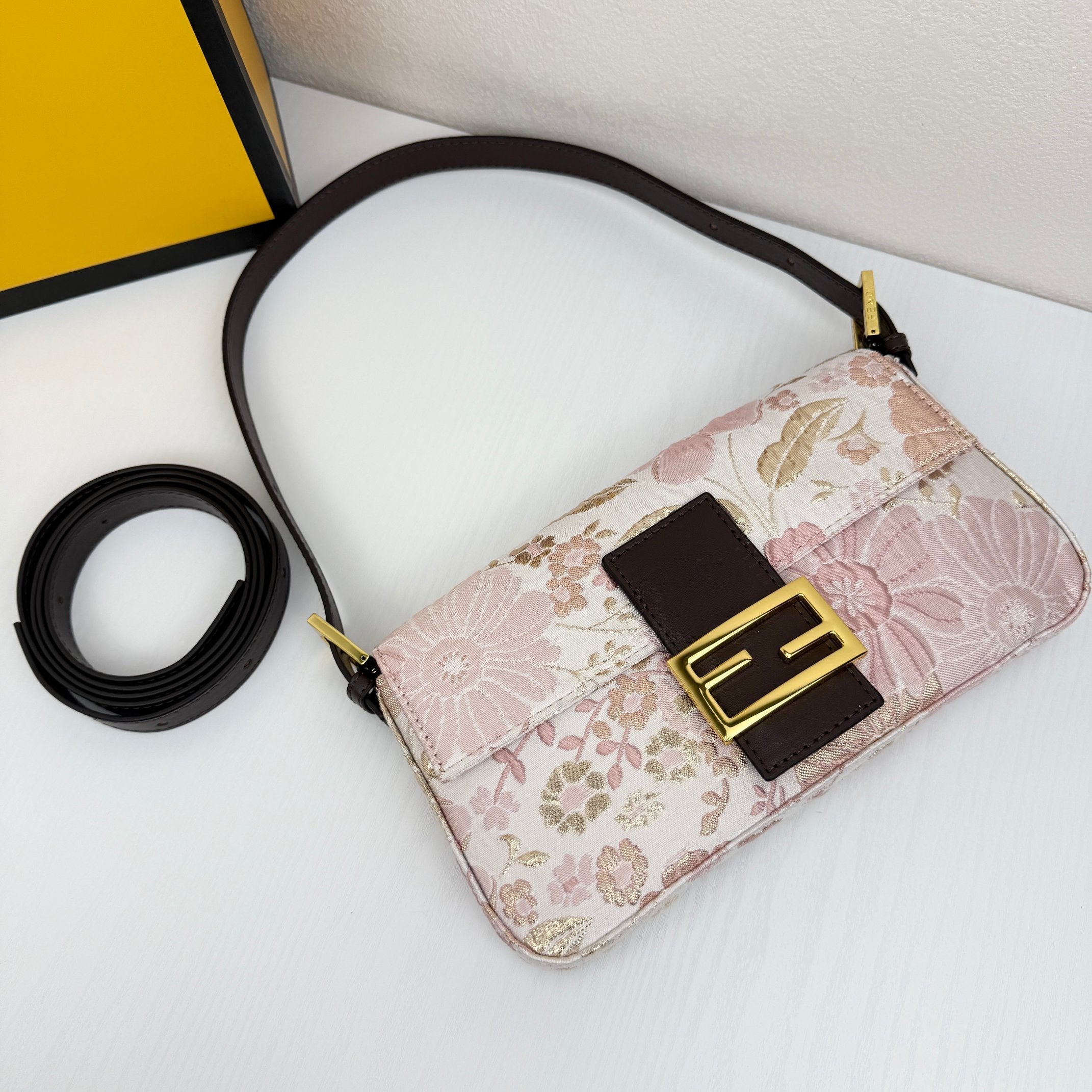 FEN* 25SS lace embroidery baguette bag