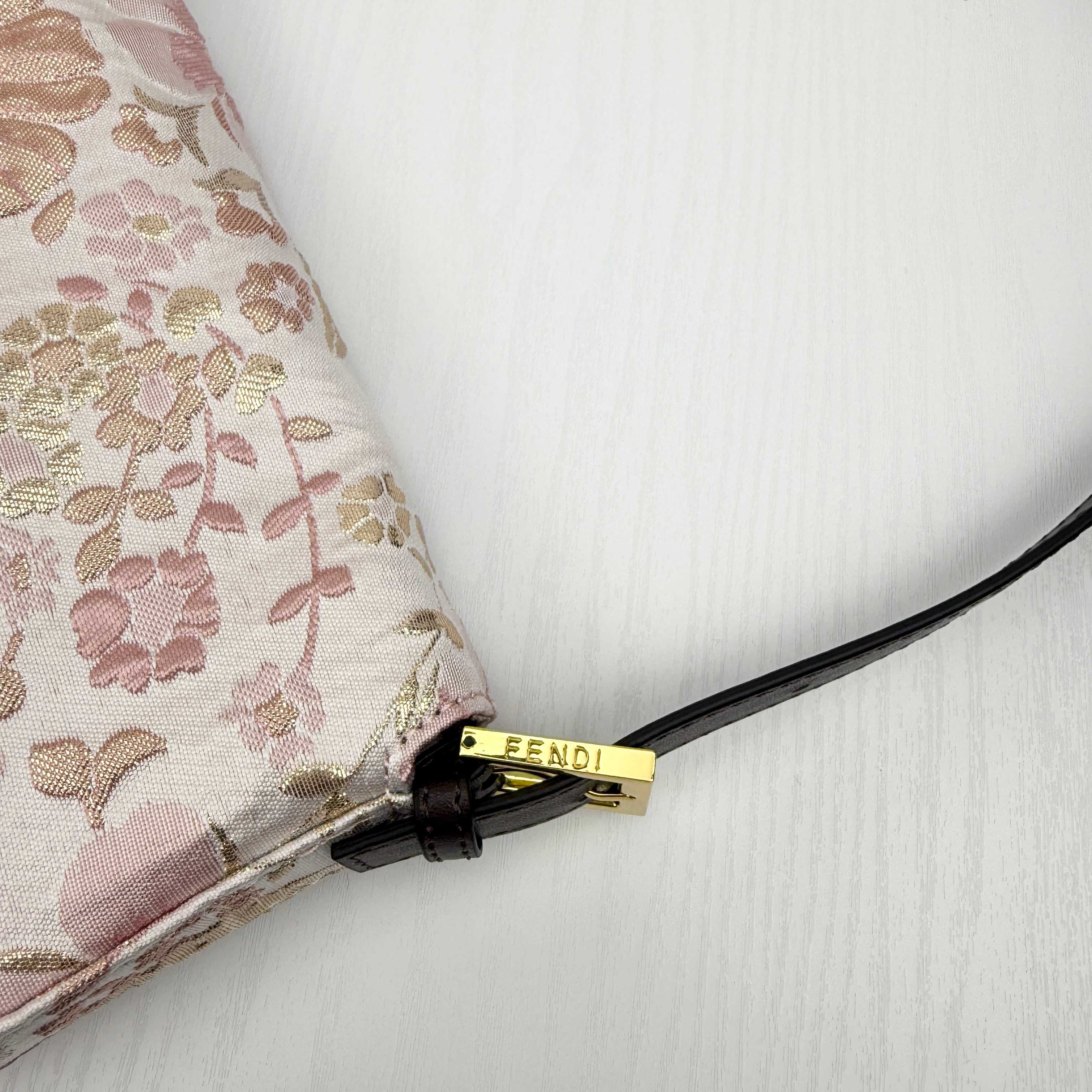 FEN* 25SS lace embroidery baguette bag