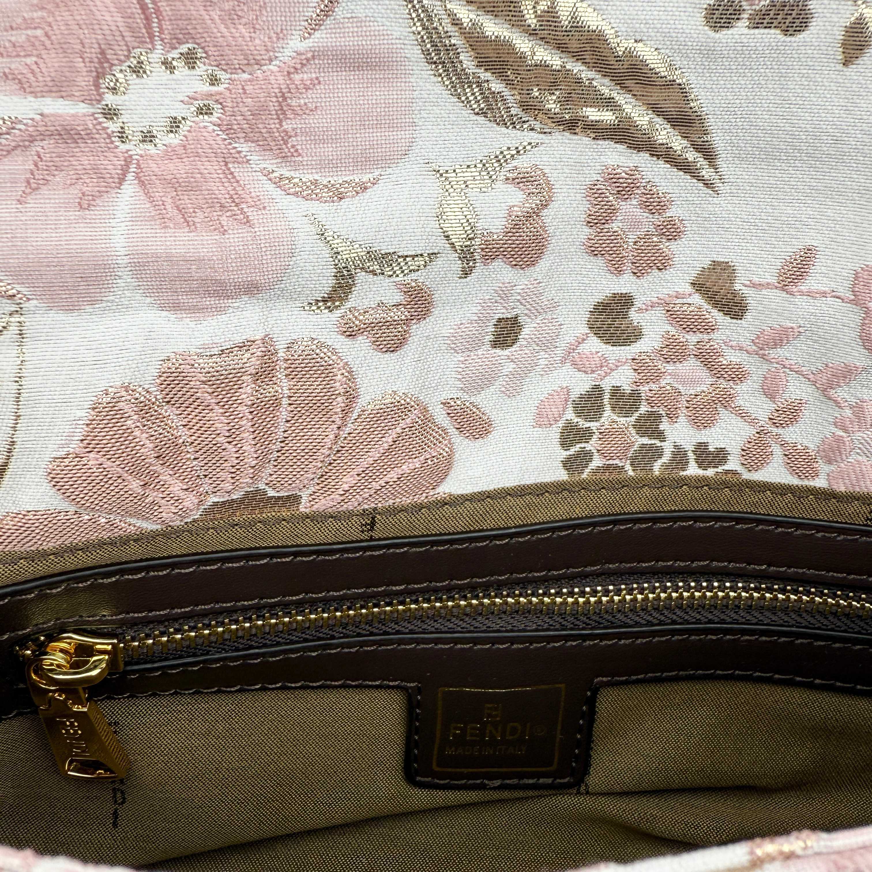 FEN* 25SS lace embroidery baguette bag