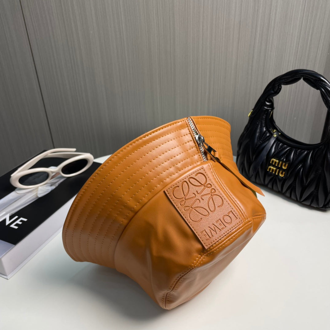 Loew* 25SS bucket hat