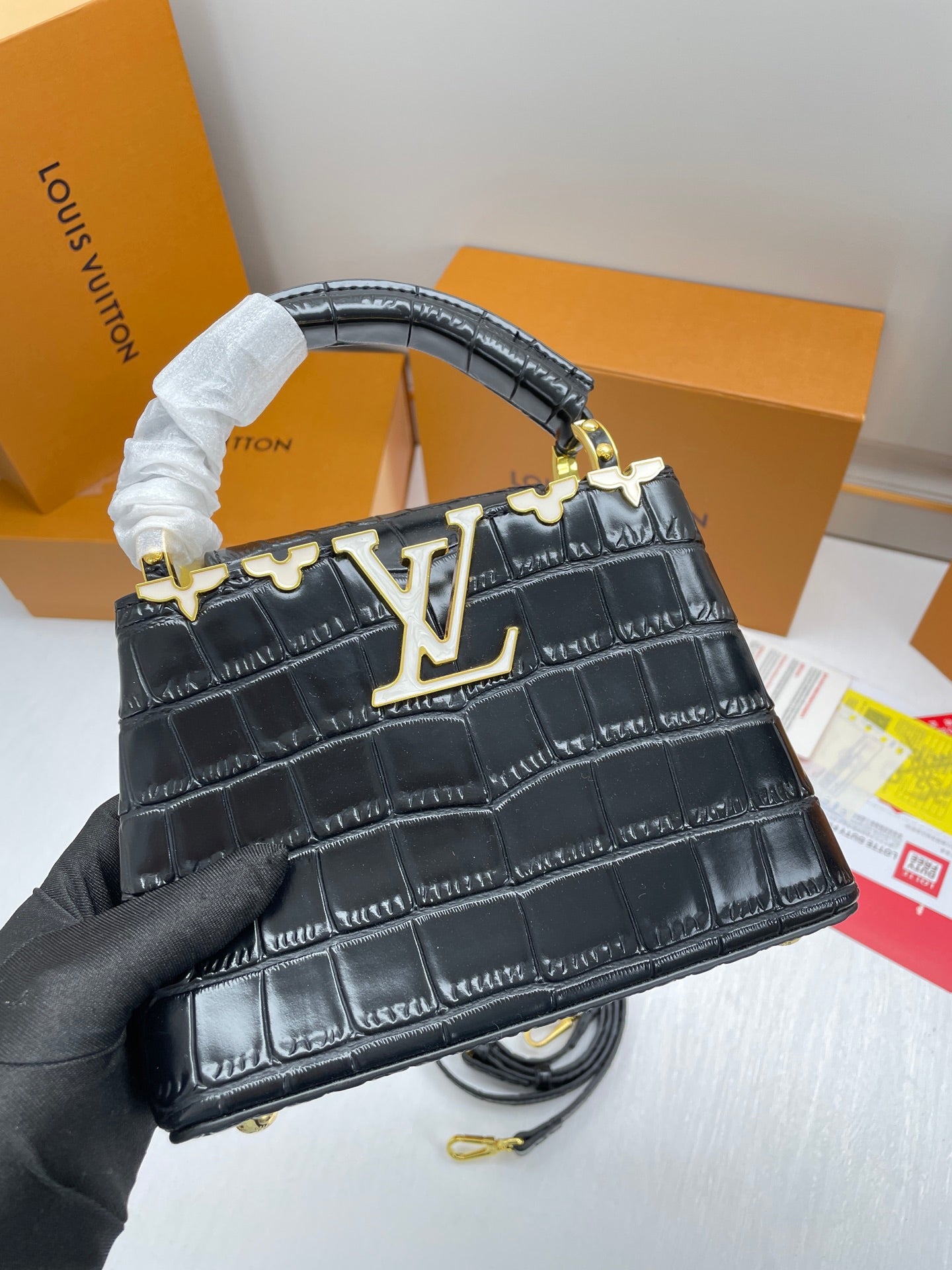 LOU* 25SS crocodile-print handbag
