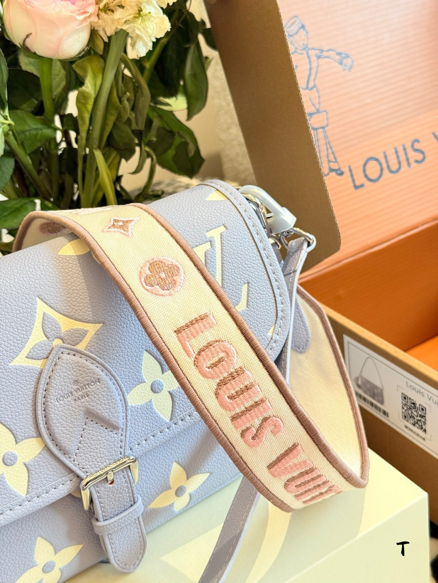 LOU* 25SS Baguette Bag