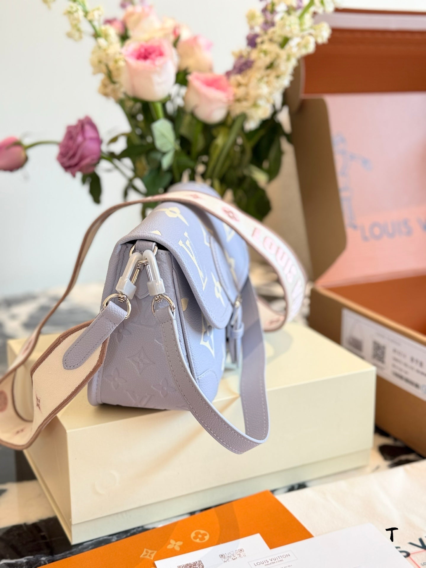 LOU* 25SS Baguette Bag