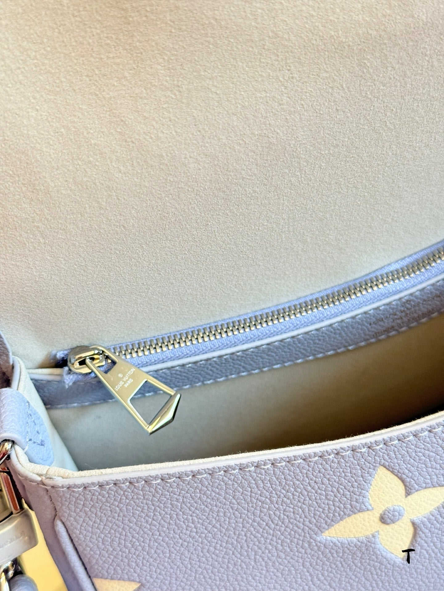 LOU* 25SS Baguette Bag