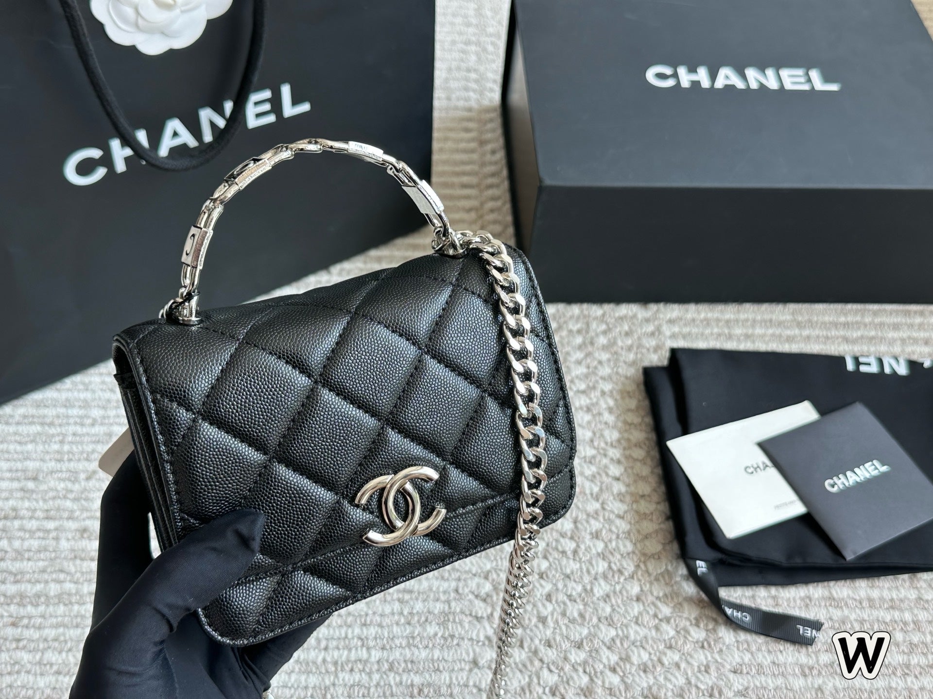 CHAN* 25SS Lipstick Bag