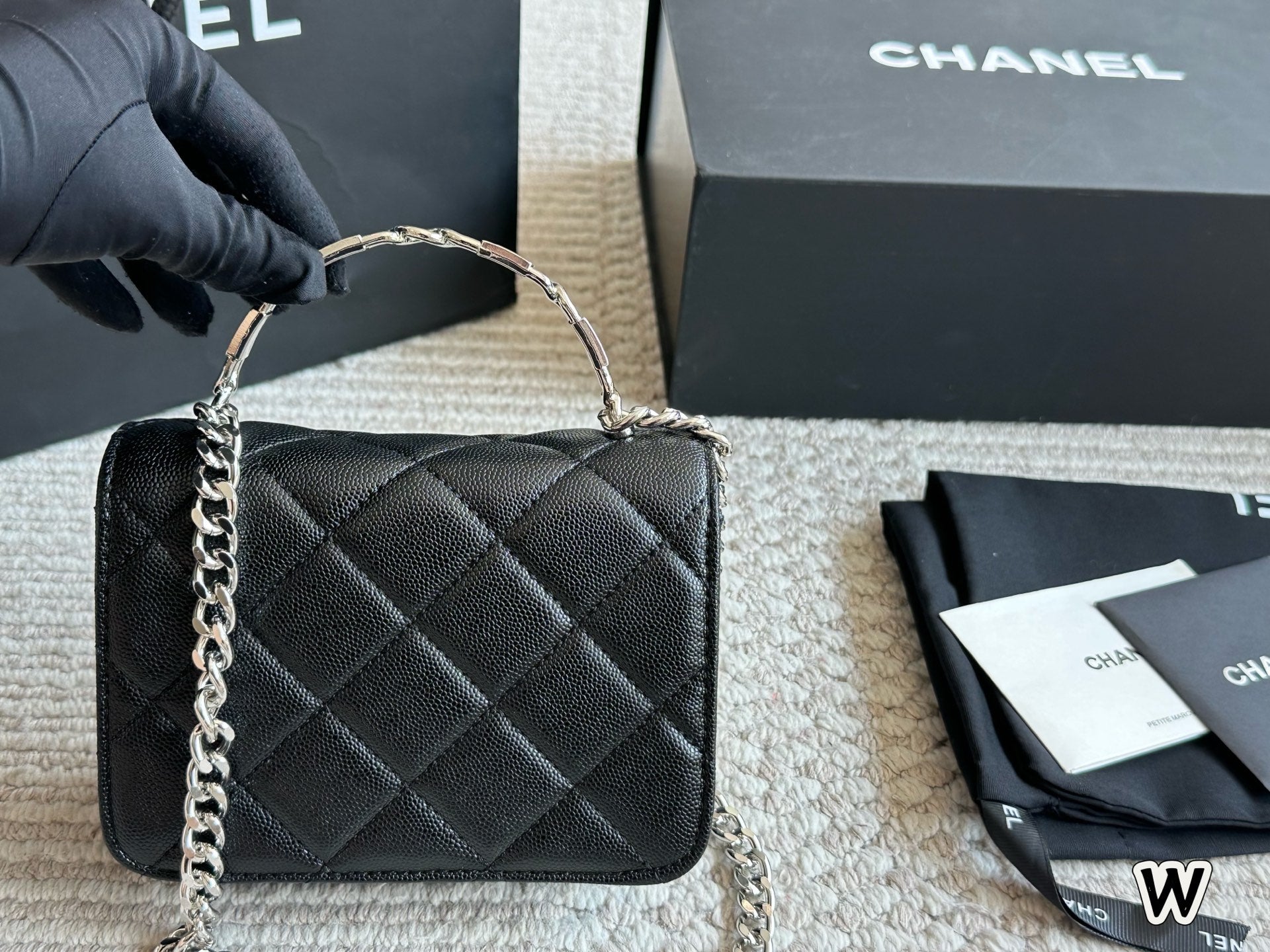 CHAN* 25SS Lipstick Bag