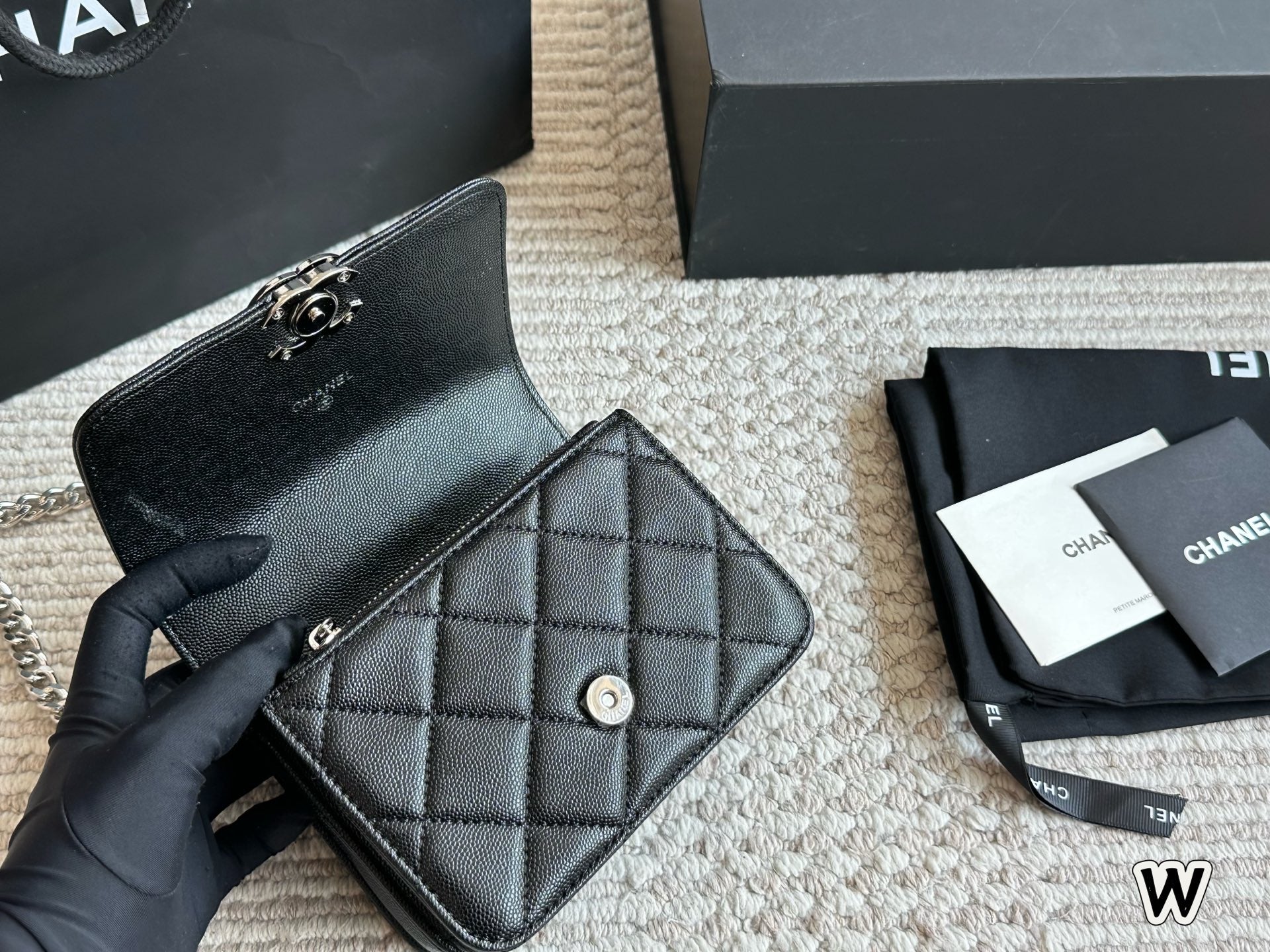 CHAN* 25SS Lipstick Bag