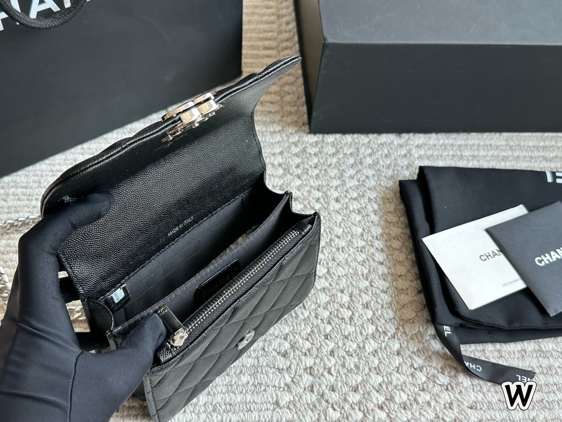 CHAN* 25SS Lipstick Bag