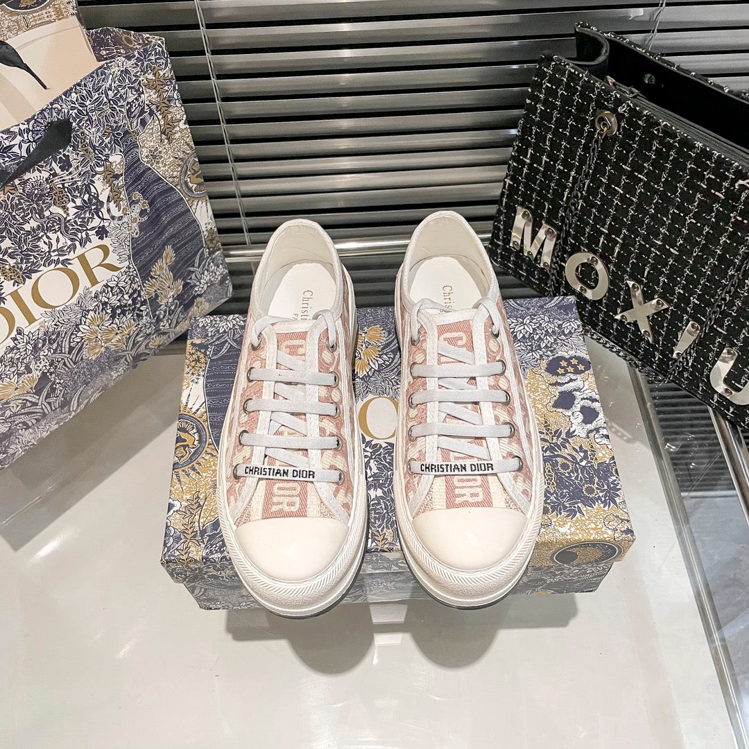 DIO* embroidered canvas sneakers