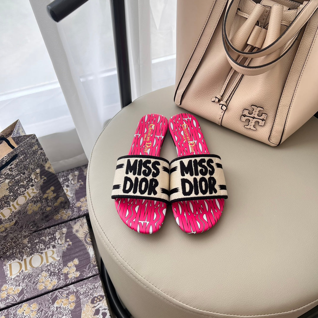 DIO* 25SS embroidered slippers