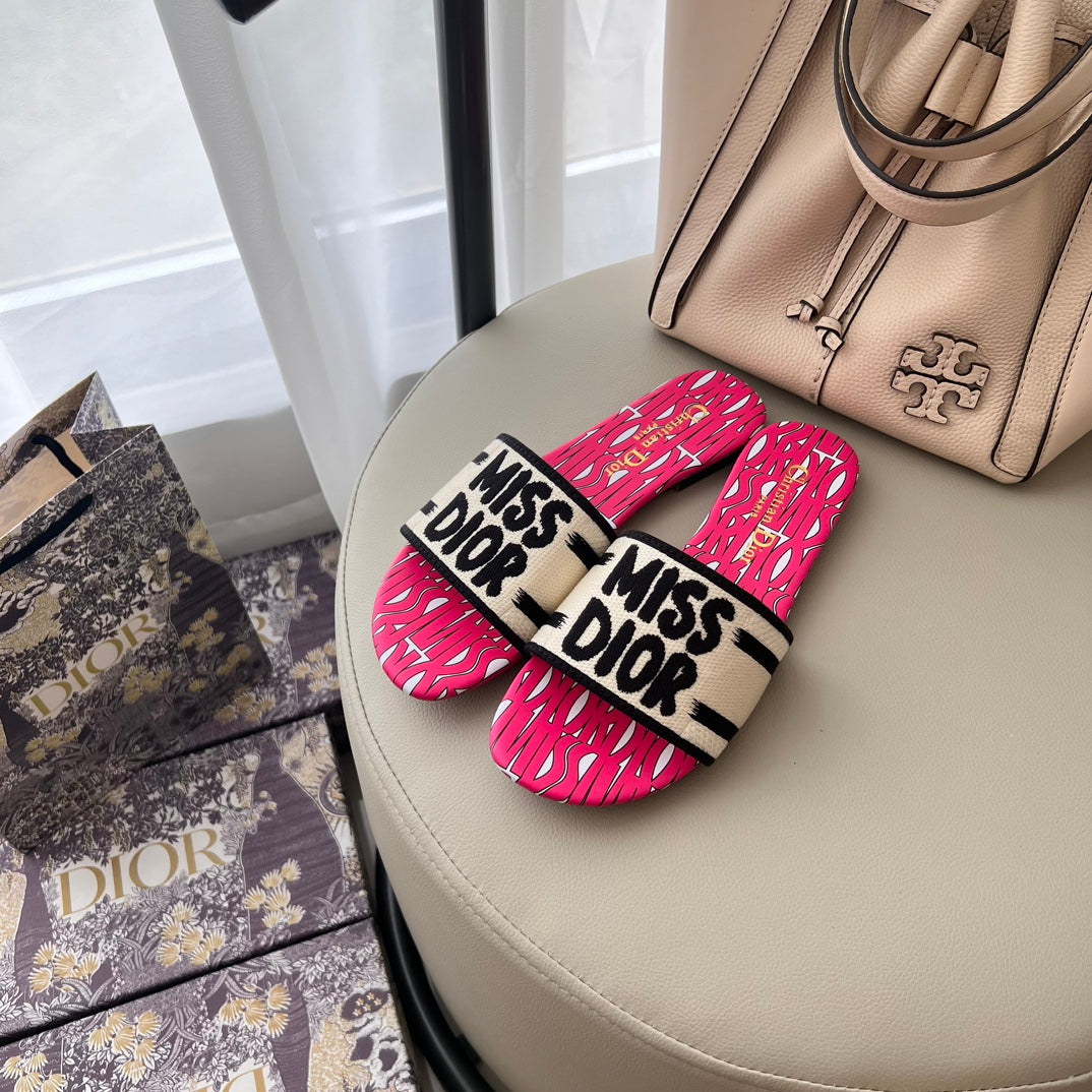 DIO* 25SS embroidered slippers