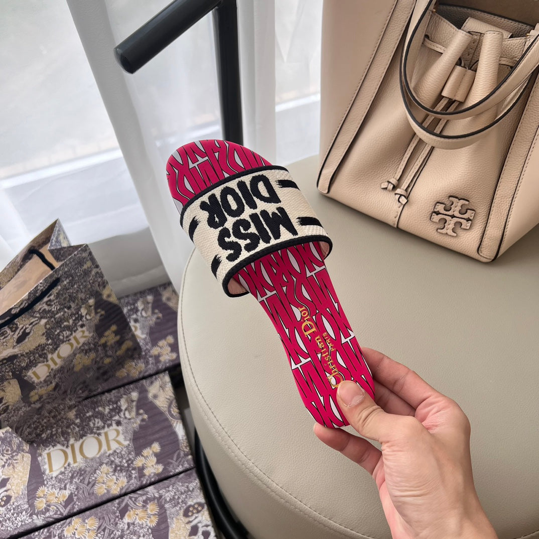 DIO* 25SS embroidered slippers
