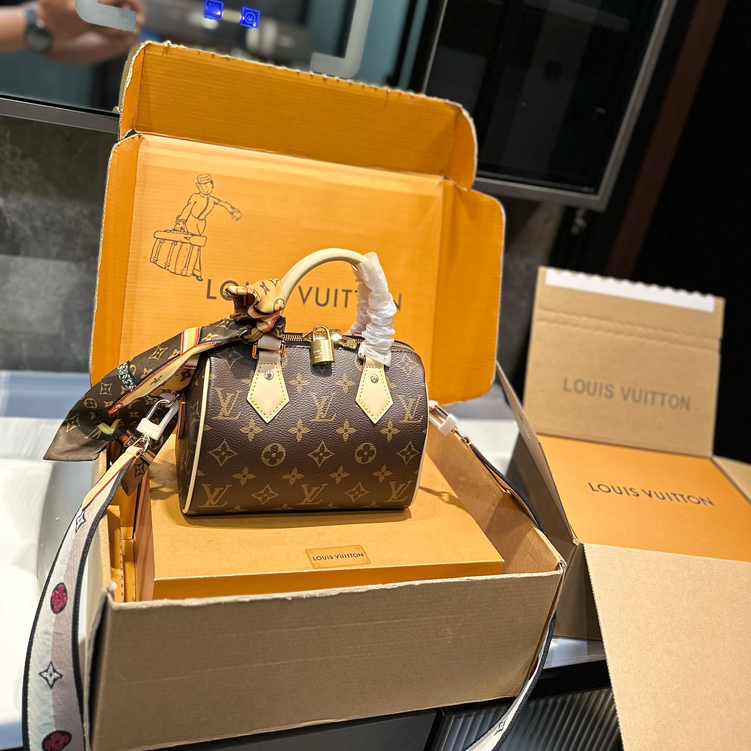 Nano Speedy Pillow Bag